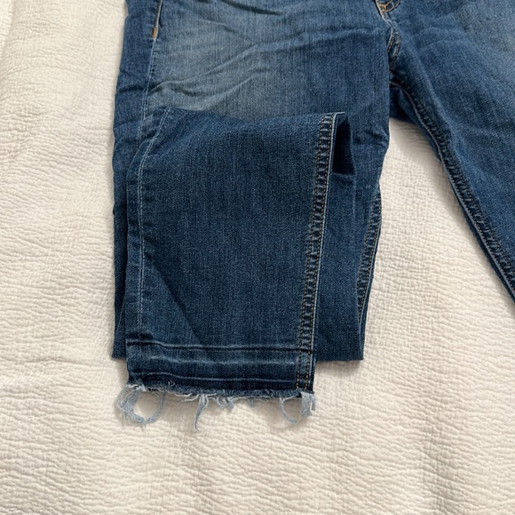 Rag & Bone size 32 CAPRI jeans. - Picture 2 of 3
